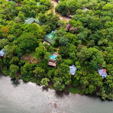 小河俱乐部山林小屋 利文斯顿 外观 照片